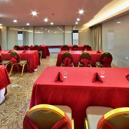 מנילה D Circle Hotel מראה חיצוני תמונה