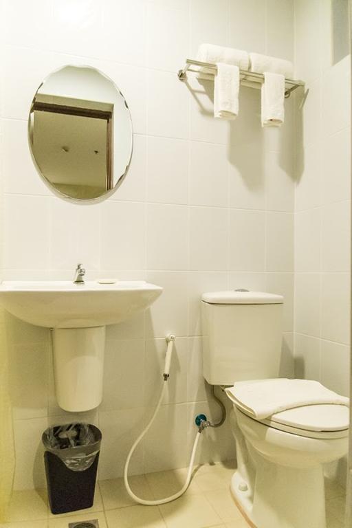מנילה D Circle Hotel מראה חיצוני תמונה