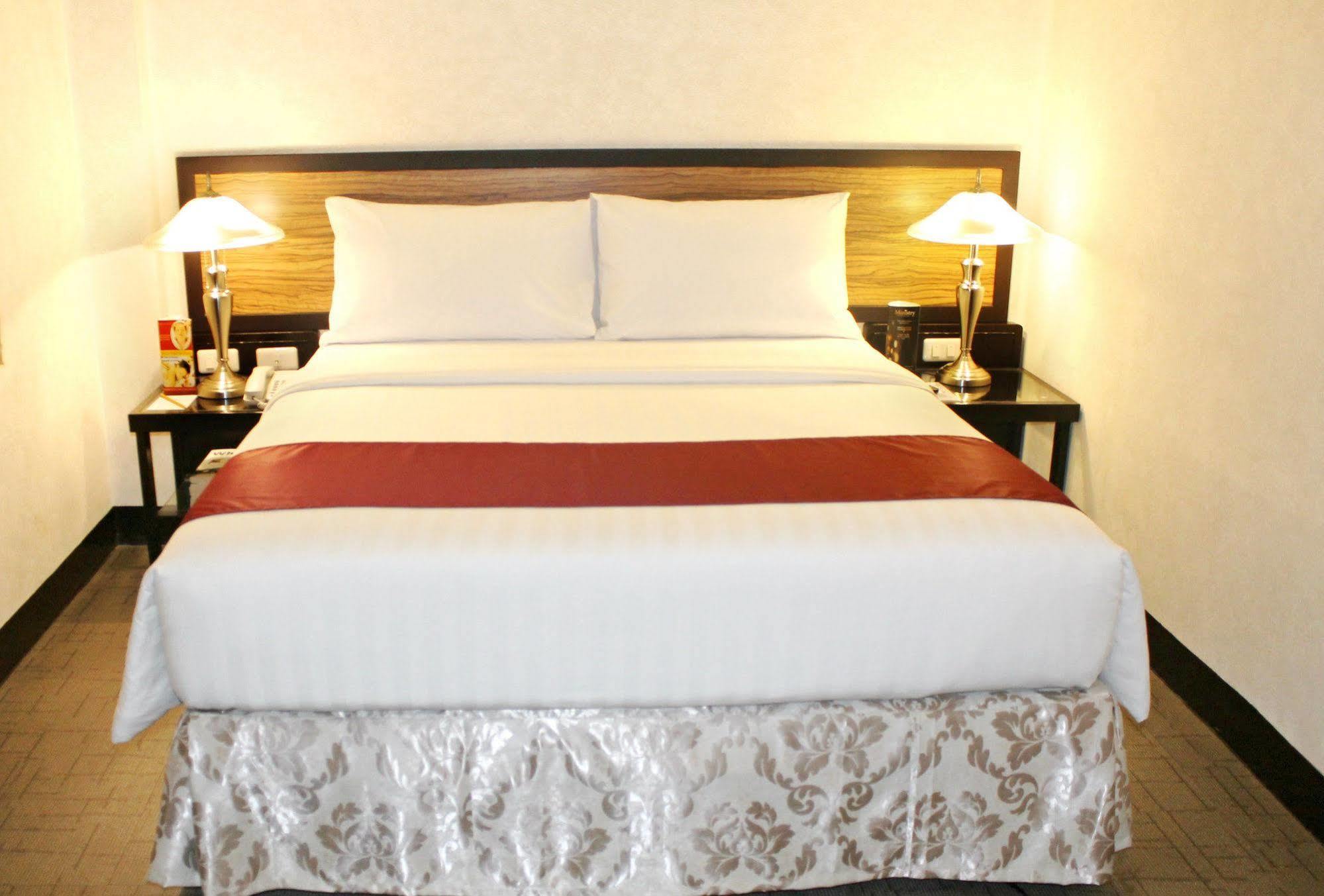 מנילה D Circle Hotel מראה חיצוני תמונה