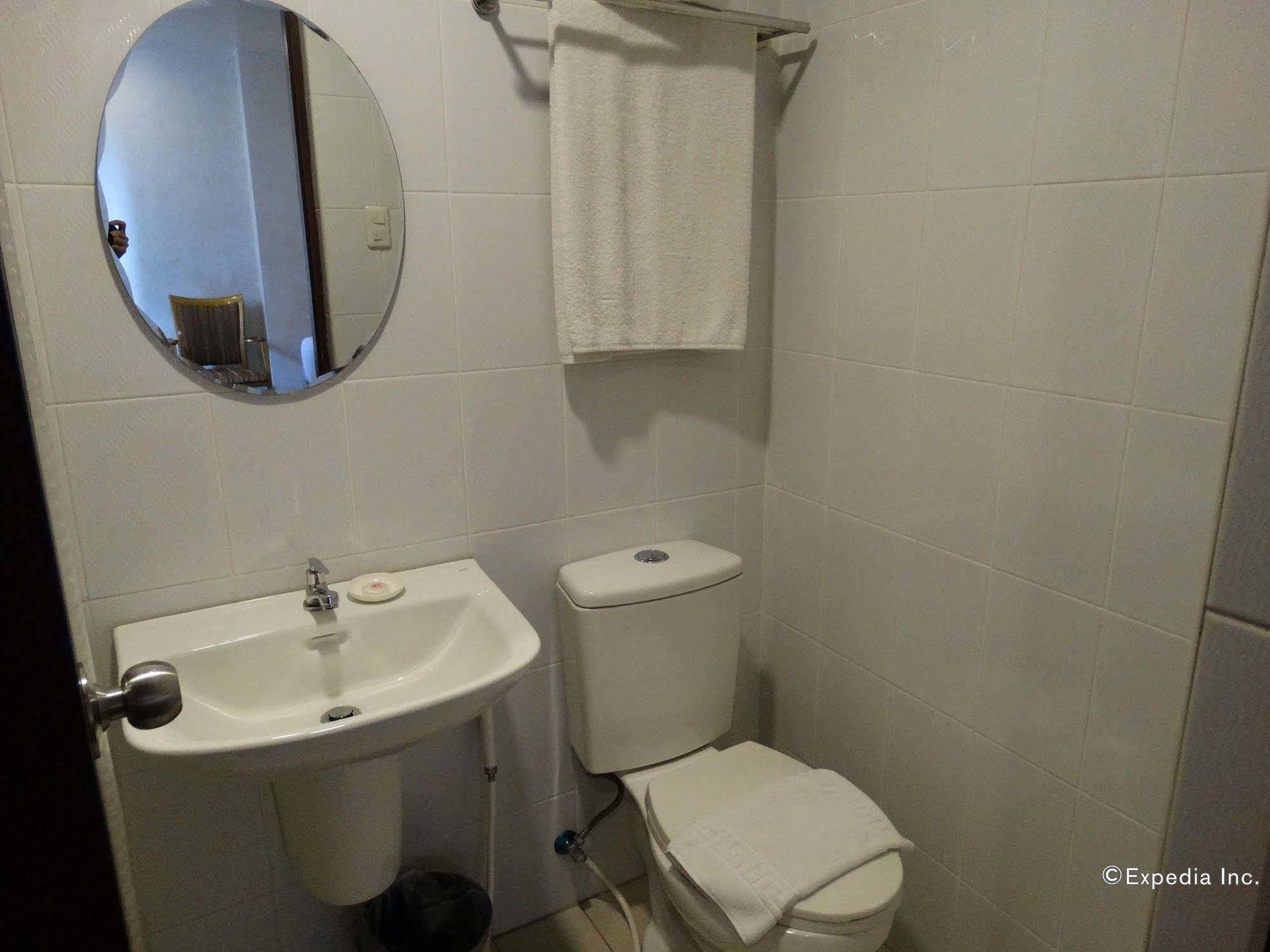 מנילה D Circle Hotel מראה חיצוני תמונה