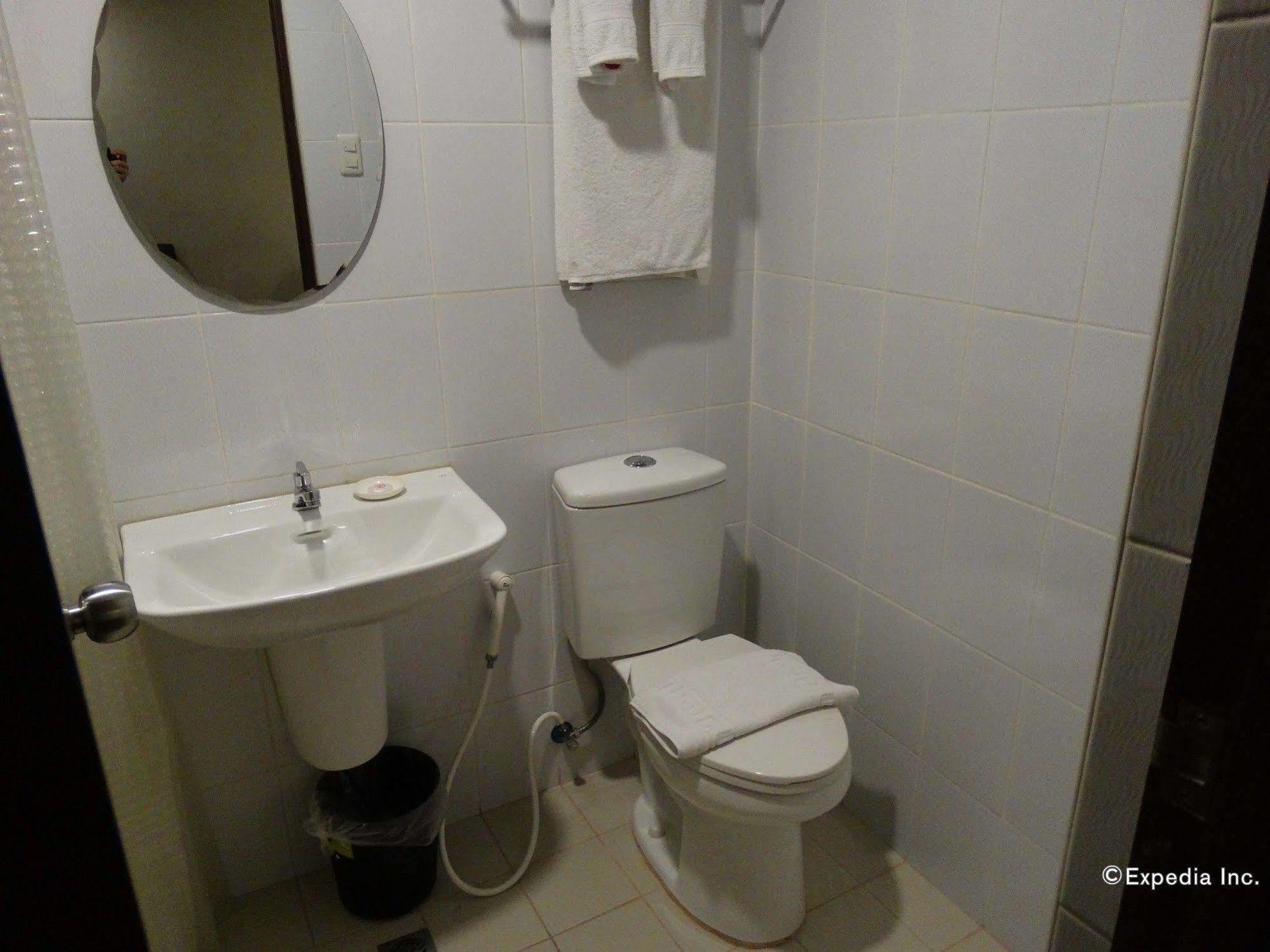 מנילה D Circle Hotel מראה חיצוני תמונה