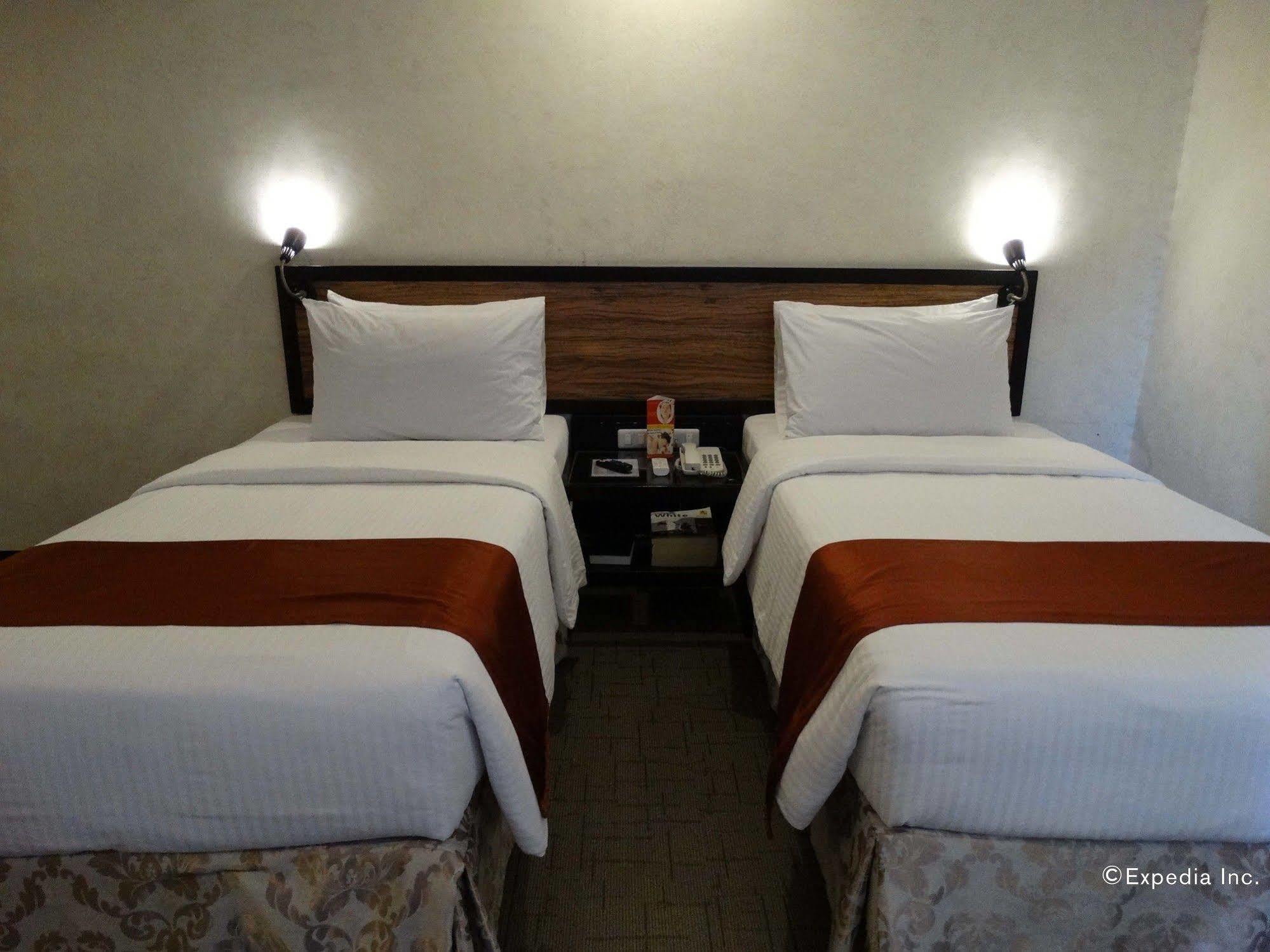 מנילה D Circle Hotel מראה חיצוני תמונה