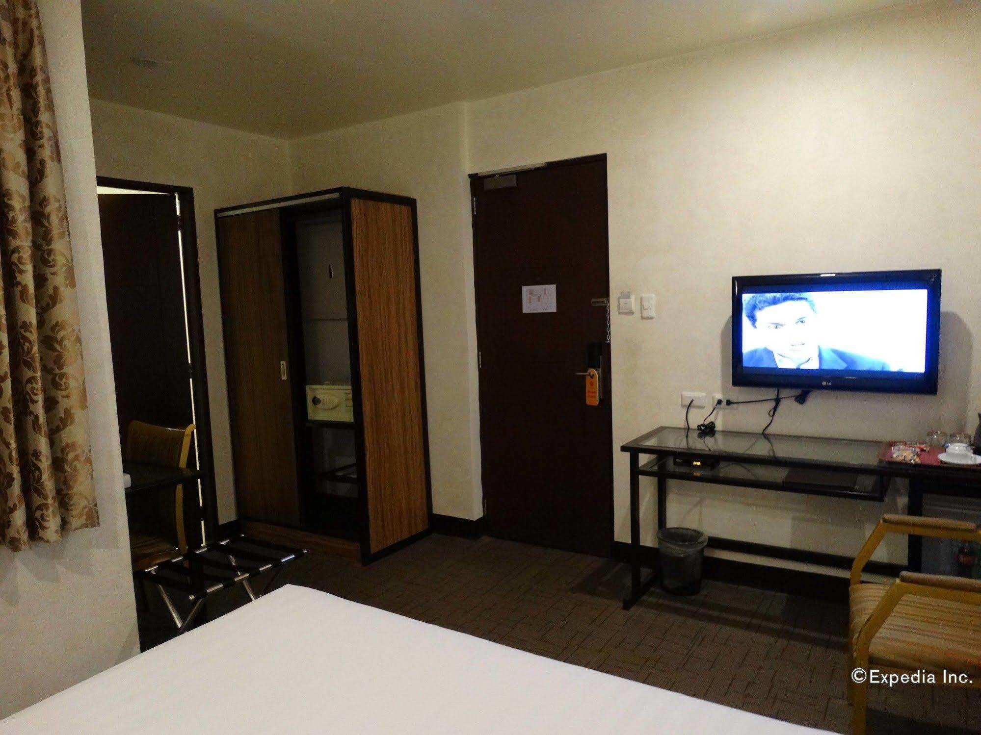 מנילה D Circle Hotel מראה חיצוני תמונה