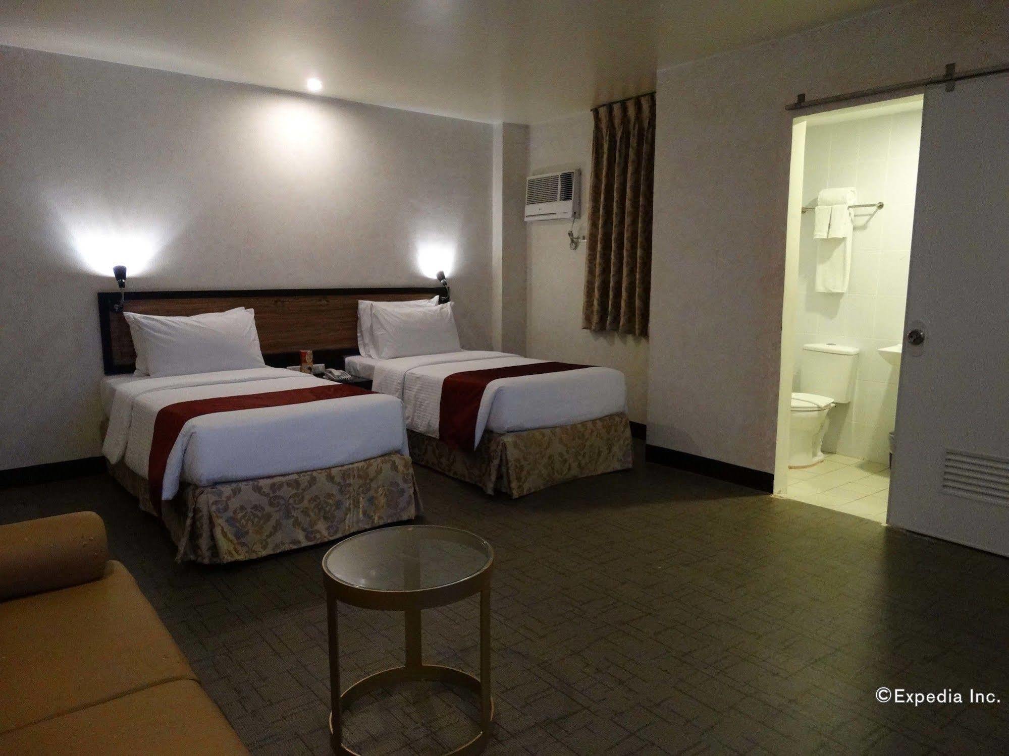 מנילה D Circle Hotel מראה חיצוני תמונה