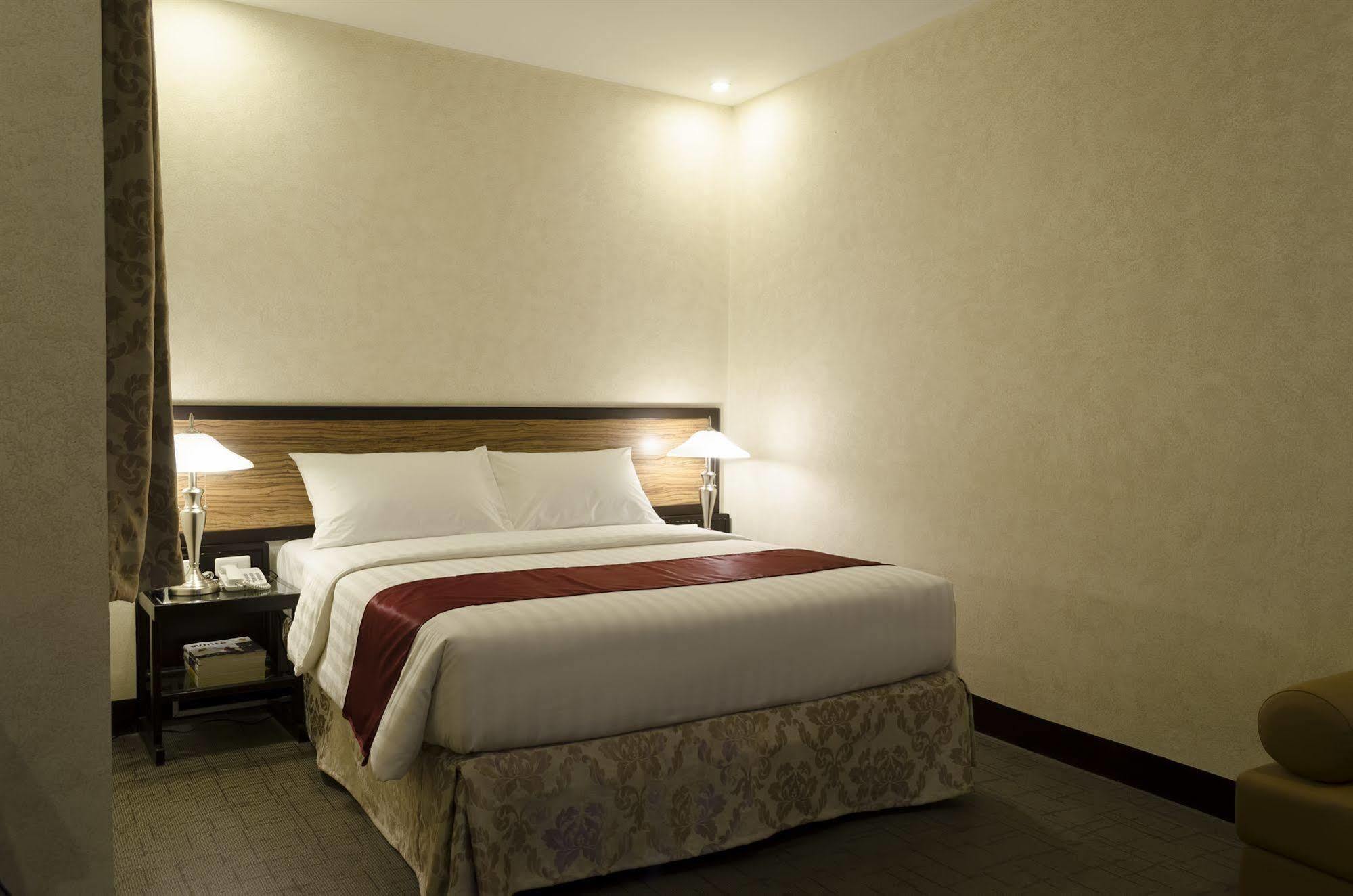 מנילה D Circle Hotel מראה חיצוני תמונה