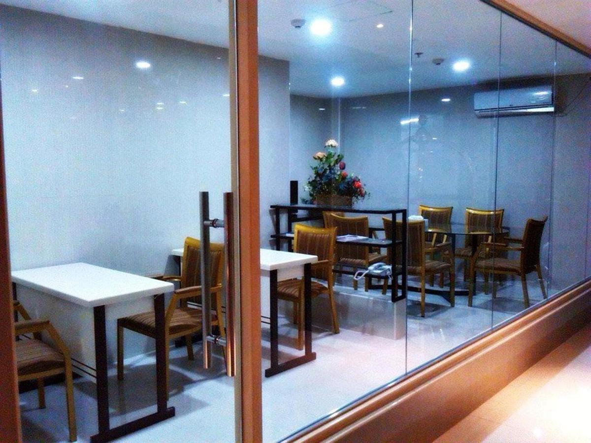מנילה D Circle Hotel מראה חיצוני תמונה