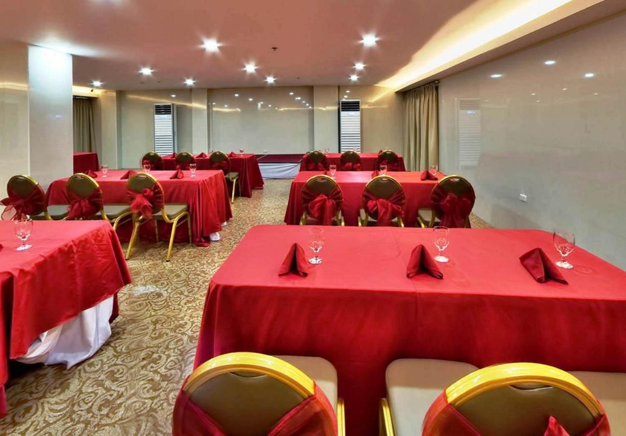 מנילה D Circle Hotel מראה חיצוני תמונה