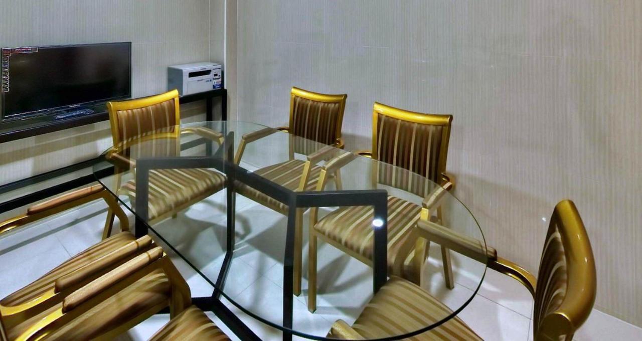 מנילה D Circle Hotel מראה חיצוני תמונה